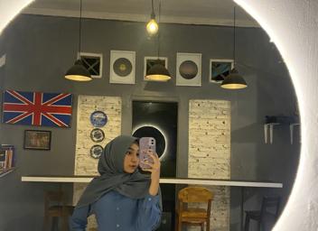 Putri Fatuningsih - avatar